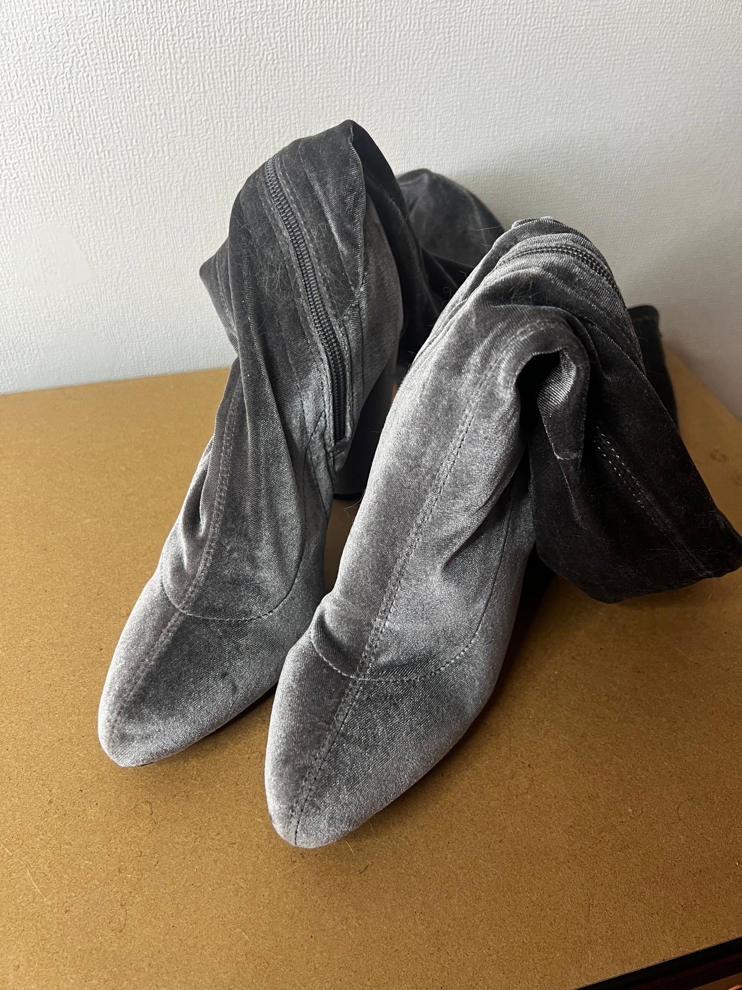 BUCANERA FRH TERCIOPELO GRIS N36
