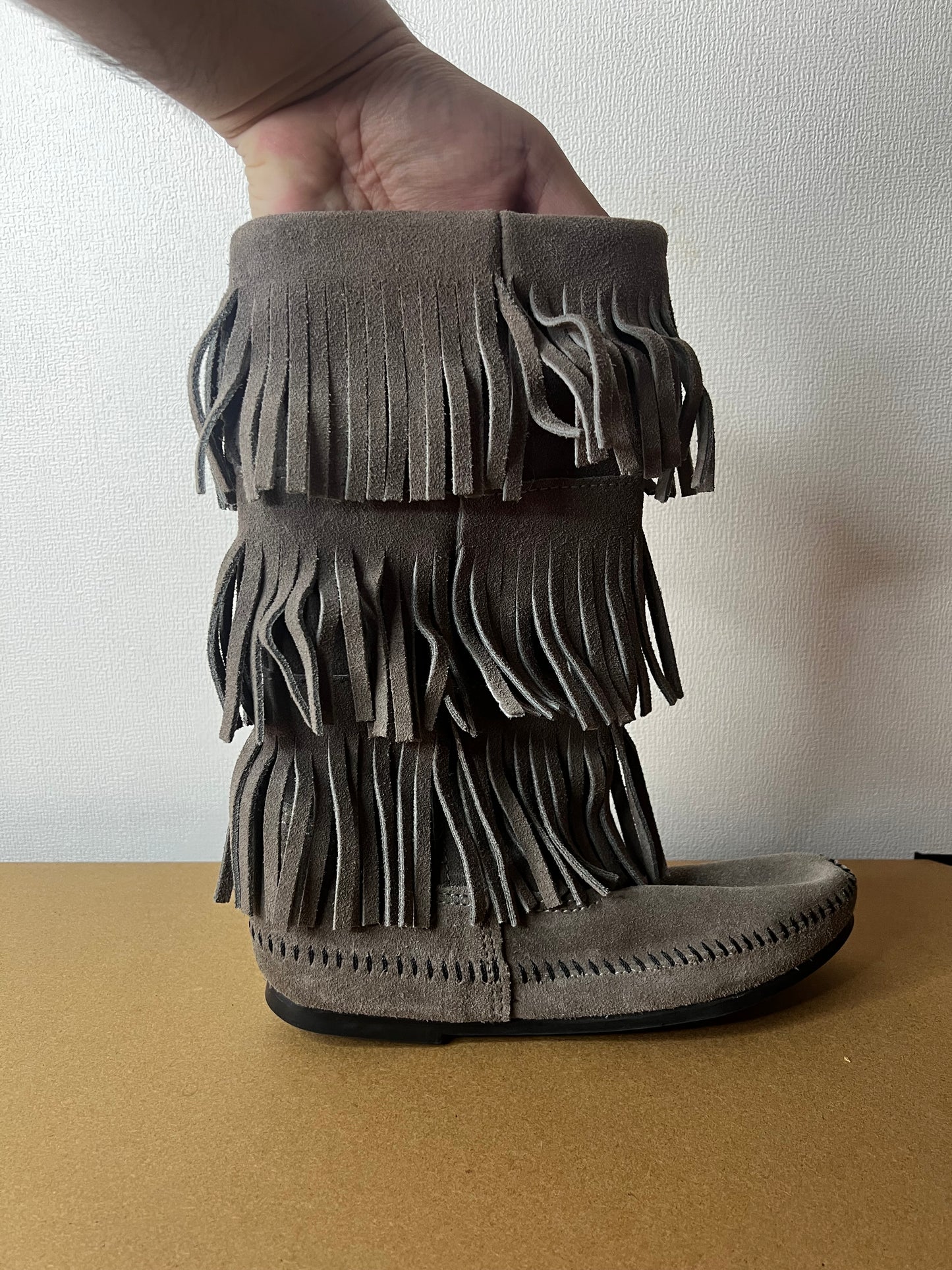 BOTA MINNETONKA GRIS N38