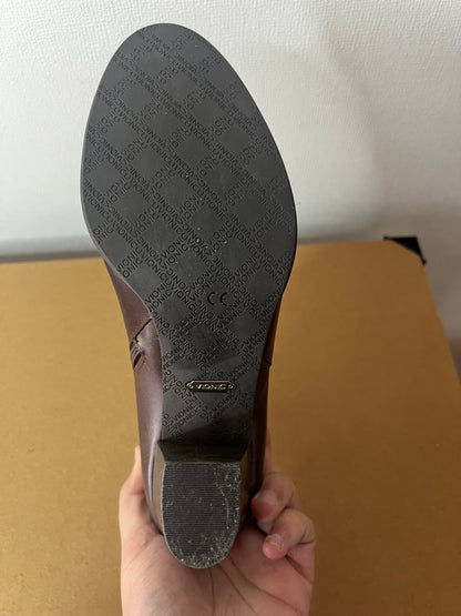 BOTIN CUERO VIONIC CAFE OSCURO N39