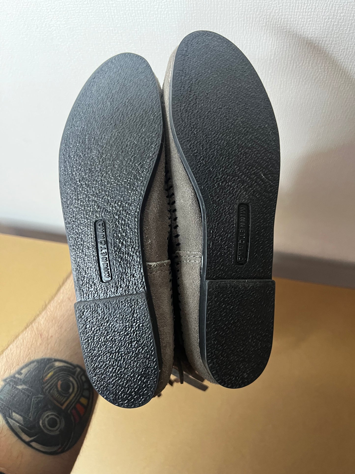 BOTA MINNETONKA GRIS N38