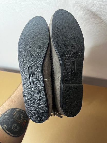 BOTA MINNETONKA GRIS N38
