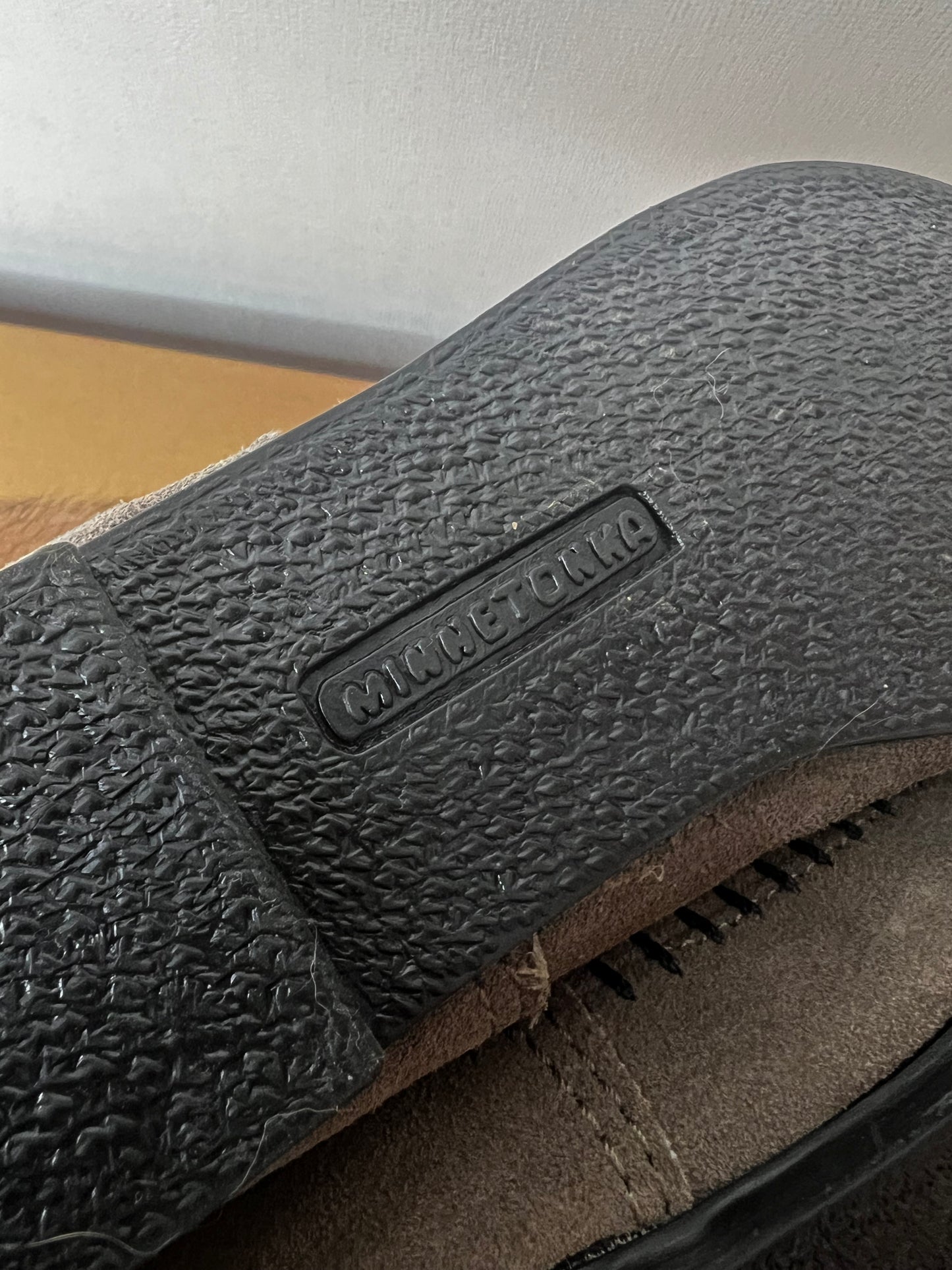 BOTA MINNETONKA GRIS N38